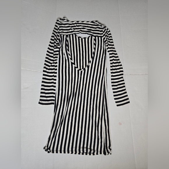 Striped Bodycon Mini Dress With Back Cutout - Picture 3 of 3